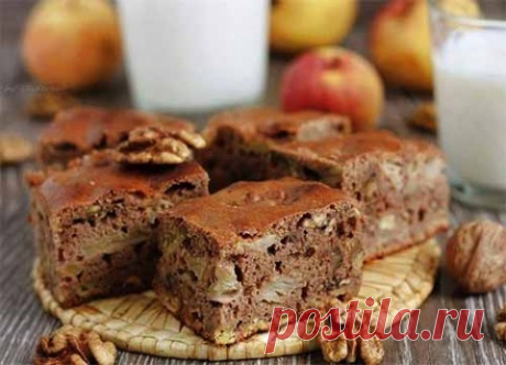 Шоколадный пирог с яблоками и грецкими орехами
