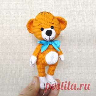 Мурзик амигуруми. Схемы и описания для вязания игрушек крючком! Бесплатный мастер-класс от Елены Пешехоновой по вязанию тигра по имени Мурзик. Высота вязаной крючком игрушки примерно 14 см. Для изготовления маленьк…