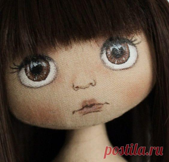 Рисуем куколкам глаза — DIYIdeas