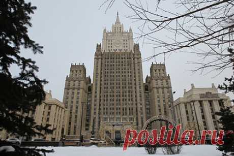В МИД России назвали координатора истории о «вторжении» на Украину. В МИД России назвали координатора истории о «вторжении» на Украину. По данным ведомства, история координируется из Вашингтона, многие СМИ идут ва-банк. Перед этим президент США Джо Байден предупредил союзников, будто непосредственному наступлению будут предшествовать «шквал ракетных ударов и кибератаки».