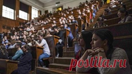 Названы самые популярные вакансии для студентов в России