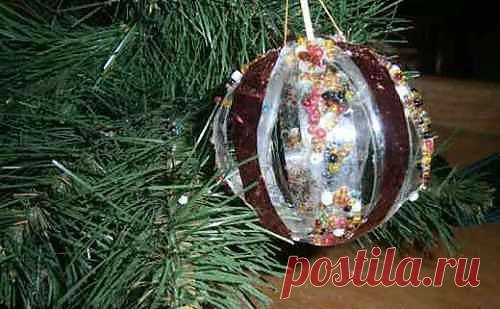 Новогодние игрушки из пластиковых бутылок