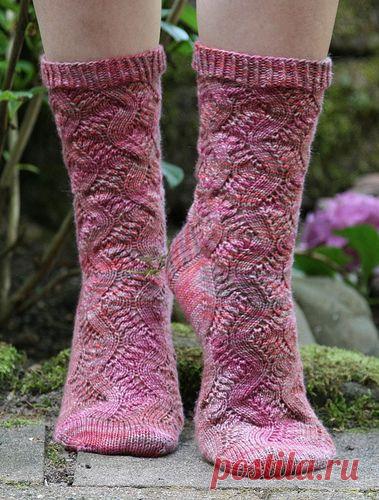 Ажурные носки спицами «Spring Forward»
