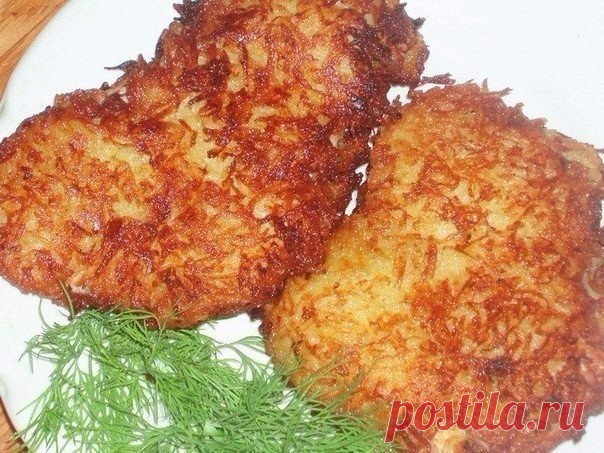 Куриная отбивная в картофельной панировке

Ингредиенты:
2 филе курицы
2 средних картофелины
1 яйцо
специи
растит. масло

Приготовление:
1. Филе нужно хорошенько отбить, посолить и поперчить. Картофель очистить и натереть на крупной терке. 
2. Отбитое филе обмакнуть в яйцо и обвалять в натертом картофеле. Сразу выложить на разогретую сковороду с растительным маслом.
3. Жарить с двух сторон на среднем огне по 10-15 минут, не закрывая крышку. 
4. Каждая отбивная получается до...