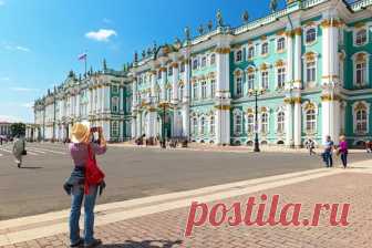 Величественные дворцы и храмы, роскошные особняки и парадные, городские мифы и легенды — гостей и жителей Петербурга ждут удивительные открытия. Мы собрали увлекательные экскурсии, на которых можно познакомиться с историей города на Неве и посетить все его основные достопримечательности.