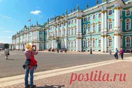 Величественные дворцы и храмы, роскошные особняки и парадные, городские мифы и легенды — гостей и жителей Петербурга ждут удивительные открытия. Мы собрали увлекательные экскурсии, на которых можно познакомиться с историей города на Неве и посетить все его основные достопримечательности.