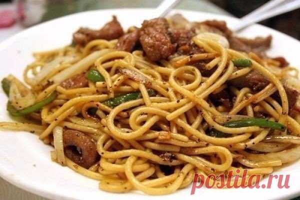 9 рецептов приготовления самых вкусных подлив к макаронам  1.СЛИВОЧНАЯ ПОДЛИВА С ПОМИДОРАМИ ИНГРЕДИЕНТЫ: ● несколько зубчиков чеснока, ● пара луковиц,...