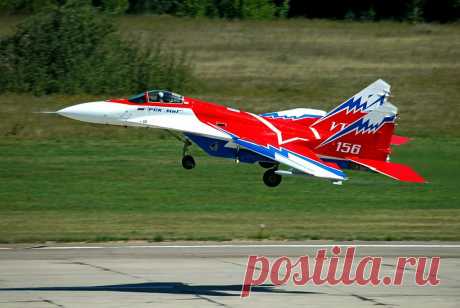 МиГ-29ОВТ на МАКС-2005
 МиГ-29 также должен был выполнять задачу по сопровождению штурмовиков, защищая уязвимые самолёты от таких истребителей НАТО, как F-15 и F-16. МиГ-29 фронтовой авиации должны были обеспечить советским наземным частям безопасный воздушный зонтик, передвигающийся вместе с подразделениями.