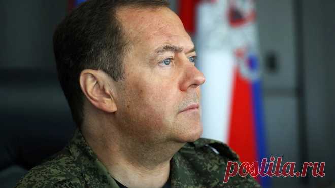 После требования вернуть румынское золото, зампред совбеза России Дмитрий Медведев заявил, что Россия может 