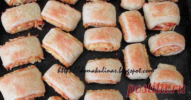 Сырный рулет в духовке рецепт. 
Здравствуйте уважаемые любители вкусненького!Предлагаю приготовить очень вкусное блюдо — сырные рулеты. Нам очень понравилось. Хорошо и как самостоятельное блюдо, и как добавка к чаю. Если интересно-читайте дальше!