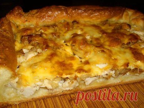 Луковый пирог с курицей.