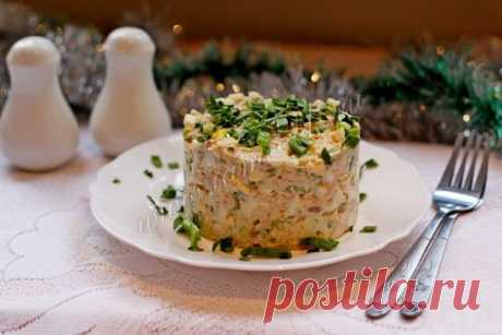 Салат из консервированной печени трески с яйцами, рецепт с фото.