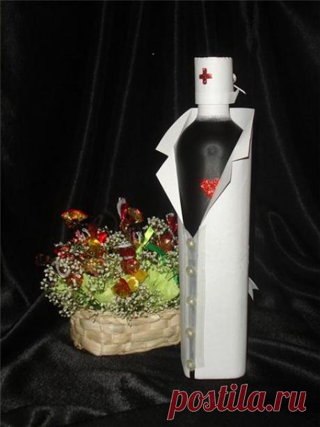 дизайн оформления бутылки врачу в подарок