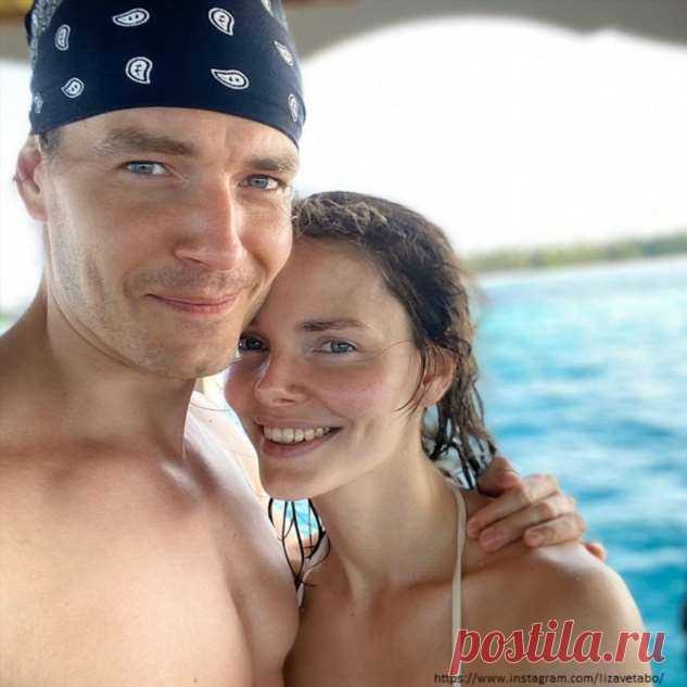 Благодаря жене и сыну Максим Матвеев отведал местный деликатес | Краше Всех