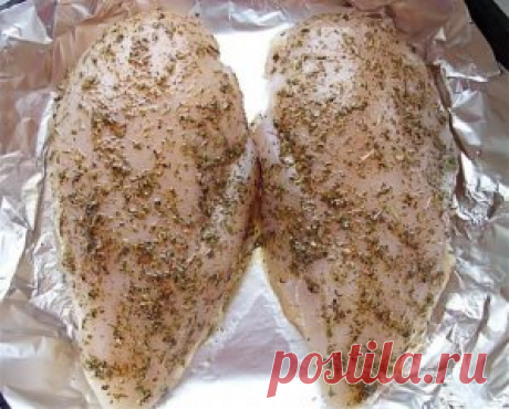 ВКУСНЕЙШАЯ Пастрома КУРИНАЯ. 
Дорогие мои читатели.Это блюдо можно приготовить вместо колбасы на бутерброды. Приготовленное по этому рецепту куриное филе получается очень сочным с насыщенным ароматом французских трав. 
 Весь секрет в предварительном замачивании мяса. 
А само приготовление длится всего 15 минут. 
Честно-честно. Хотя, на все про все и уходят почти 15 часов.
 Так что, если готовите пастрому на праздничный ужин, то начинать надо с вечера накануне.
 Для рецепта...