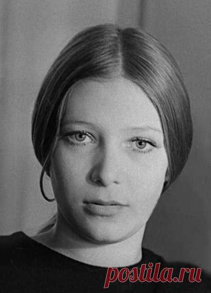 Елена Майорова, 30 мая, 1958
 • 23 августа 1997
