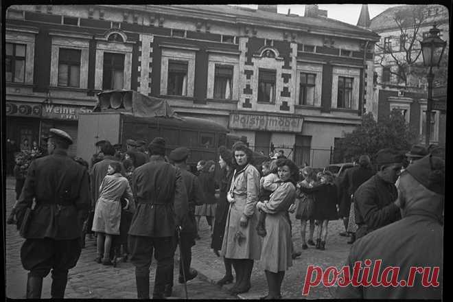 Фронтовые негативы: уникальные кадры Берлина весной 1945 года :: Общество :: РБК