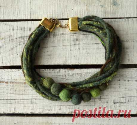 Felt ball necklacegreen felted jewelry wool от Eufrosini на Etsy