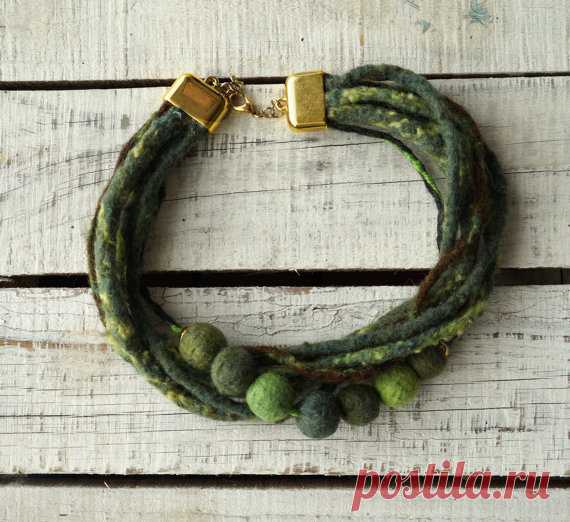 Felt ball necklacegreen felted jewelry wool от Eufrosini на Etsy