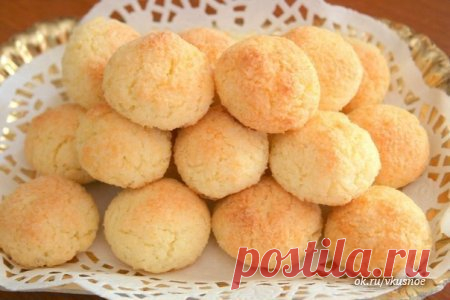 ТОП-5 РЕЦЕПТОВ ВКУСНЕЙШЕГО ПЕЧЕНЬЯ 
1) ВКУСНОЕ И ХРУСТЯЩЕЕ ПЕЧЕНЬЕ 
Ингредиенты:
● 2 кружки муки (объемом 200 мл.)
● 1 пачка 200 гр. маргарина
● 0,5 ст.пива
Приготовление:
Порубить маргарин с мукой ножом, в крошку, затем немного растереть руками и когда масса превратится в мелкую легкую крошку, влить пиво постепенно , может быть все и не потребуется, замесить тесто и убрать его в холодильник на 30 минут. Достать тесто раскатать пласт шириной 3-4 мм. и вырезать печенюшки формочками или нарез