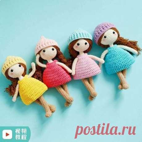 Вяжем маленькую куклу-игрушку