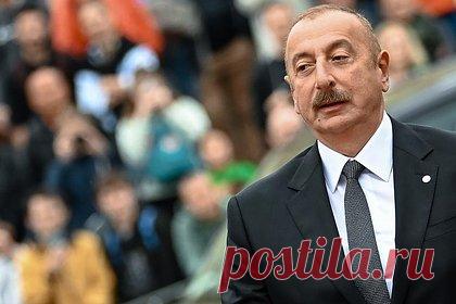Стало известно об отказе Алиева от встречи с западными лидерами в Гранаде. Президент Азербайджана Ильхам Алиев отказался от встречи с лидерами Армении, Франции, Германии и главой Евросовета. Баку считает, что в предложенном формате сформировалась антиазербайджанская атмосфера. Азербайджан не устраивает проармянская позиция Парижа, а также визит главы МИД Франции в Армению.