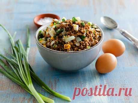 Рецепт: Гречка с луком и яйцами в мультиварке