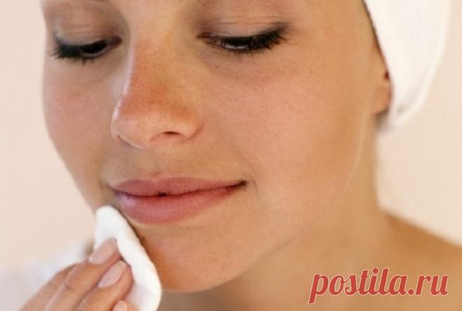 Давно моя кожа не была в настолько шикарном состоянии! Хочется прикасаться к ней вечно…
Каждая женщина хочет выглядеть красиво и привлекательно. К счастью, для этого не нужно тратить огромные сумы на дорогую косметику и салоны. Ведь основа красоты — это домашний уход. Средство от отеков Раствори соль в воде: примерно 2 ст. л. на 250 мл воды. Раствор должен быть очень концентрированным. Смочи в нём полотенце и приложи к […]
Читай пост далее на сайте. Жми ⏫ссылку выше