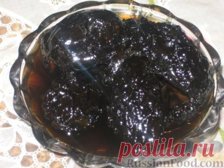 Варенье из зеленых грецких орехов.