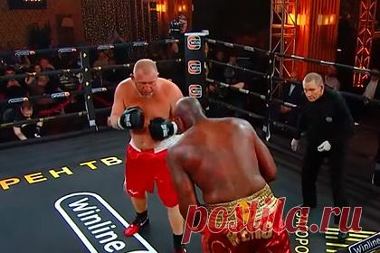 Александр Емельяненко оценил победу Харитонова над американским боксером. Российский боец смешанного стиля (MMA) Александр Емельяненко отреагировал на победу соотечественника Сергея Харитонова над американским боксером Маликом Скоттом. «Серьезная заявка на "Оскар", Сережа, в нашем бою цирка не будет. Готовься к битве, а не к актерской игре», — написал Емельяненко.