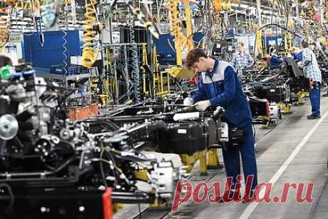 ГАЗ запатентовал эмблему легендарного советского автомобиля. Горьковский автомобильный завод (ГАЗ) запатентовал графический товарный знак в виде хромированной эмблемы-«птички» легендарного советского седана. Почти такой же молдинг использовался на модели ГАЗ-13 «Чайка». Патент позволит ГАЗу размещать логотип на настоящих и игрушечных транспортных средствах.