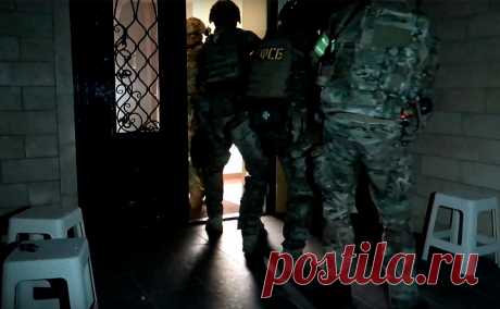 Следствие начало допросы родни совершивших теракты в Дагестане. Следователи проверяют связи боевиков, напавших на церкви и синагоги в Дагестане. Найденное на местах терактов оружие передано на баллистическую экспертизу. Следствие полагает, что к атакам готовились заранее, сообщил РБК источник