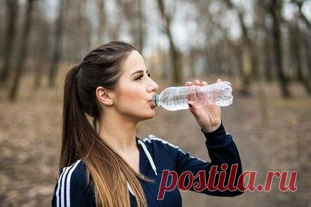 Излишнее употребление воды: почему это может быть вредно