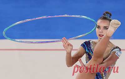Дина Аверина заявила, что будет думать об Олимпиаде-2024 после чемпионата мира. Ранее президент Всероссийской федерации художественной гимнастики (ВФХГ) и главный тренер сборной Ирина Винер-Усманова заявила, что Дина и Арина Аверины способны успешно выступить на Олимпиаде-2024