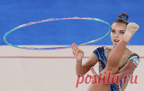 Дина Аверина заявила, что будет думать об Олимпиаде-2024 после чемпионата мира. Ранее президент Всероссийской федерации художественной гимнастики (ВФХГ) и главный тренер сборной Ирина Винер-Усманова заявила, что Дина и Арина Аверины способны успешно выступить на Олимпиаде-2024