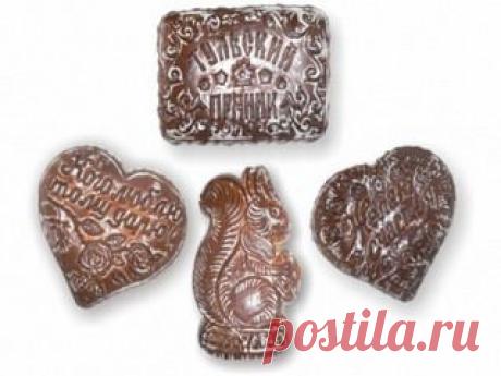 Тульские пряники
для теста:
1/2 стакана сахара
2 яйца
100 гр. сливочного масла
1 чайная ложка соды (не гасить)
1 столовая ложка молотой корицы
2-3 ст. ложки меда
мука