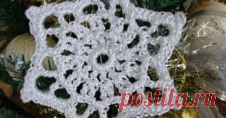 Enfeite em crochê para árvore de natal     Usei linha Princesa da Incomfio e agulha número 1,75mm