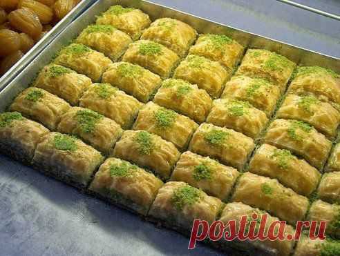 Турецкая пахлава.Безумно вкуснo!! Быстро, легко и ОЧЕНЬ вкусно! Рецепт совсем простой. !! Более подробно о рецепте можете узнать в источникe: шеф-повар Одноклассники, по ссылке fastppc.net/EFde  Рекомендуем посмотреть!!! Приятного аппетитa

Дорогие кулинары! Чтобы не потерять рецепт, жмите "Класс!", а потом "поделиться". Рецепт будет на вашей стене В Одноклассники. Всё ОК!