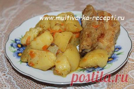 Картофель, тушенный со свиными ребрышками |