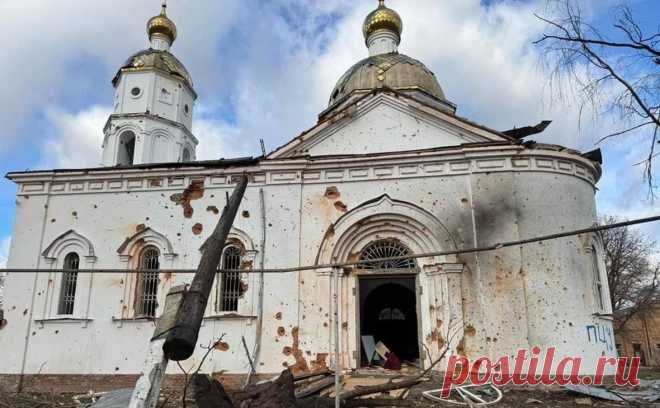 В Курской области сообщили о повреждении построенного в XIX веке храма. Дмитриевская церковь в селе Казачья Локня была построена в 1880 году. Храм был разрушен в годы советской власти и использовался как склад, его реставрация началась в конце XX века