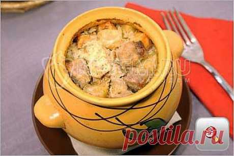 Мясо в горшочке. Пошаговый кулинарный рецепт с фотографиями приготовления мяса в горшочке
Ингредиенты:
150 г свинины,
2 моркови,
1-2 картофеля,
1 головка репчатого лука,
50 г сливок 20 %-ной жир.,
70 г сливочного масла,
соль по вкусу,
перец по вкусу.