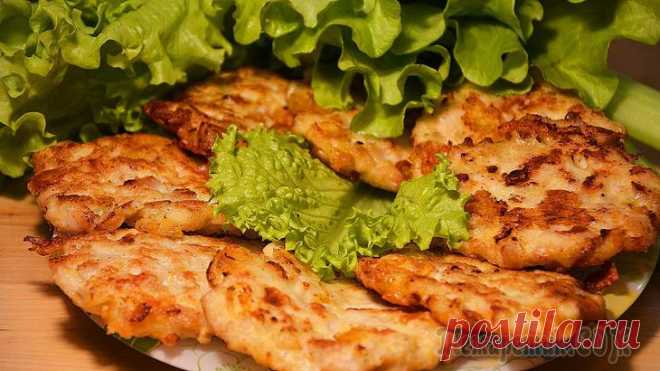 Рубленные оладьи из куриной грудки с сыром Рецепт из серии быстро и вкусно. Очень востребованный, очень домашний , очень простой и вкусный рецепт! Вроде бы и не новый, а воспринимается и готовится всегда с интересом. Оладьи из рубленой курицы ...