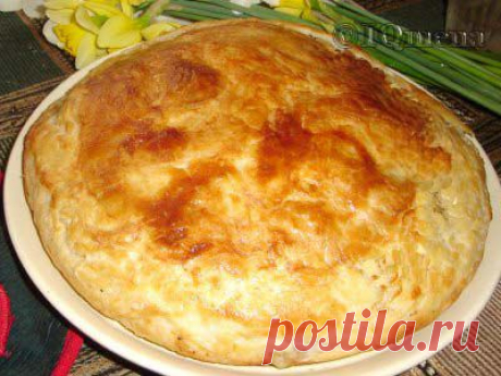 Мясной пирог из слоеного теста