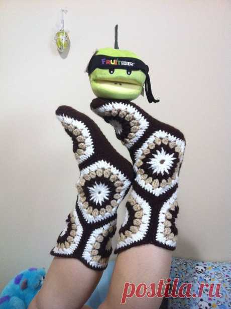 14 Free Crochet Slipper Patterns