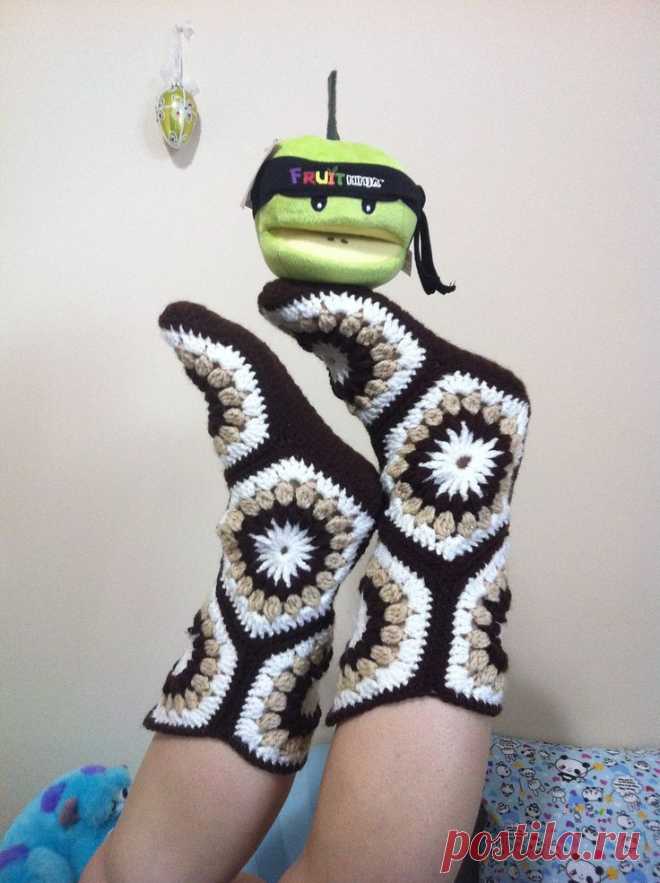 14 Free Crochet Slipper Patterns