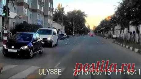 ШУМЕРЛЯ единственный город,где КОТЭ ходит по пешеходному переходу,и водители это понимают...