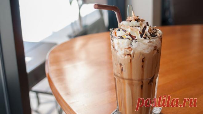 Россиян предупредили о росте цен на кофе в 2026 году. Сергей Митрофанов, директор по маркетингу кофейной компании "Сварщица Екатерина", рассказал "Газете.Ru", стоит ли ждать повышения цен на кофе в 2026 году, и на сколько. "Стоимость кофе - результат длинной сложной ...