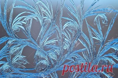 25964118-ice-patterns-on-winter-glass.jpg (Изображение JPEG, 1300 × 866 пикселов) - Масштабированное (73%)
