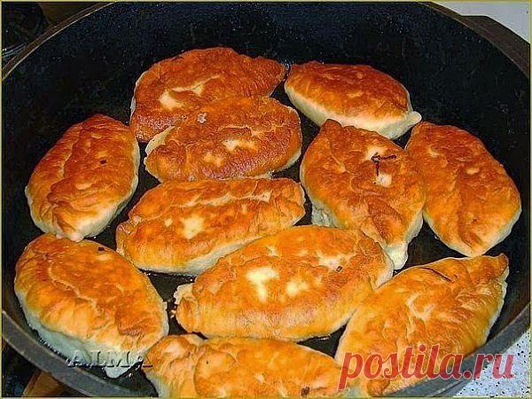 шеф-повар Одноклассники: Очень вкусные пирожки, мягкие, готовятся легко, быстро и из самых простых продуктов.