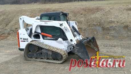 BOBCAT T650 Смена: 8 - 12 часов Эксплуатационная масса: 4585 кг Полезная мощность двигателя: 55.4 кВт Габаритные размеры: 3474/2965/1880 мм Максимальный объем ковша: 1.4 м3 Максимальная скорость: 10.6 км/ч Максимальная высота погрузки: 3149 мм В цену включены работа водителя, ГСМ и расходные материалы. Доставка до места назначения оплачивается отдельно. Выполняемые виды работ: Выкопаем траншею под дренаж, водопровод, газовую трубу, электрический кабель, фундамент и т.п. Выкопаем яму под септик,